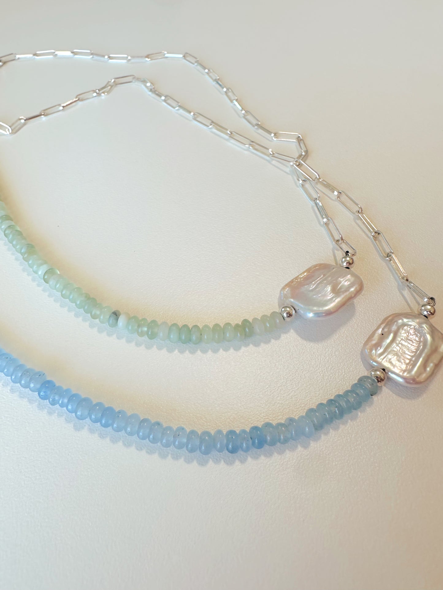 Blue/green bead chain pearl